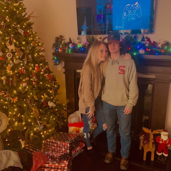 Meet your Posher, Haley - Picture 1 of 1